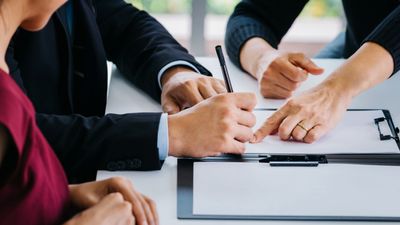 Can Your Spouse or a Family Member Witness a Promissory Note?