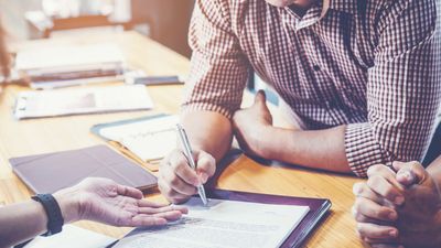 Assigning a promissory note: How to transfer it to someone else