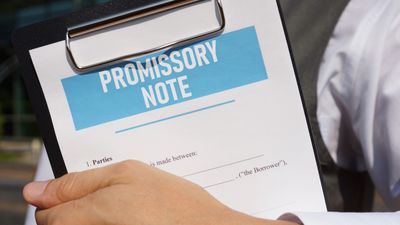 Paying with a promissory note: using a note to buy something